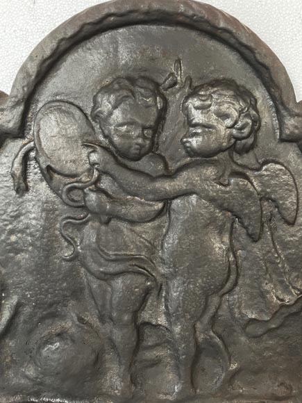 Fireback with putti and a mirror-1