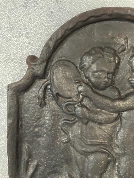Fireback with putti and a mirror-2