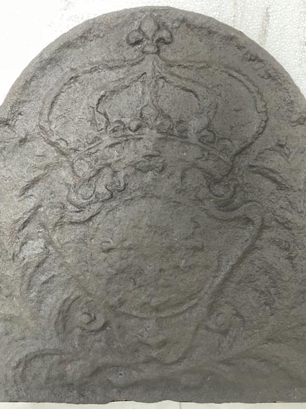 Cast iron fireback with the crowned arms of France-1