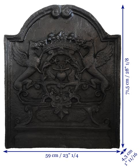 Louis XV style fireback « Blazon with griffins »-5