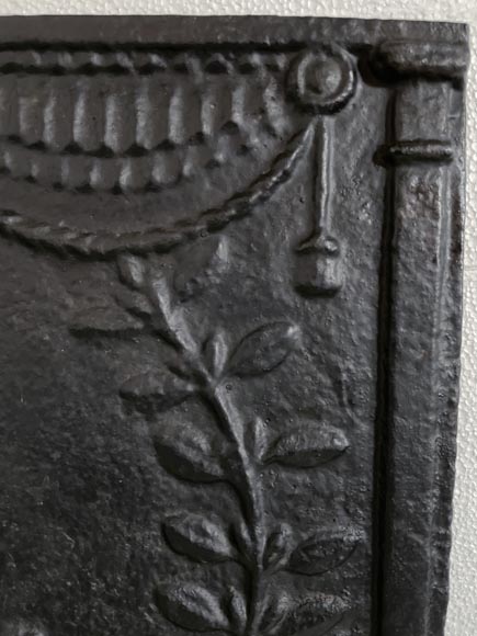 Small cast iron fireback, 19th century-3