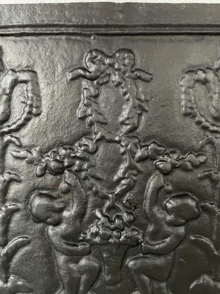 Fireback with putti decoration-2