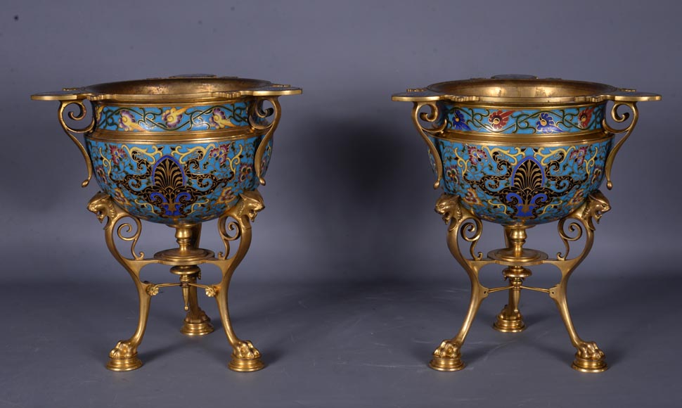 Louis - Constant SEVIN & Ferdinand BARBEDIENNE - Beautiful pair of ornament vases in bronze and  cloisonne enamel, circa 1862-1