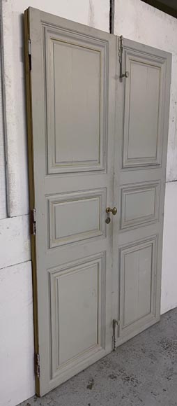 Double paneled door in wood-5
