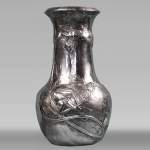 Henri HUSSON, Adrien HÉBRARD, Remarkable Solid Silver Vase with Grasshopper and Vine Leaves Decoration, circa 1908