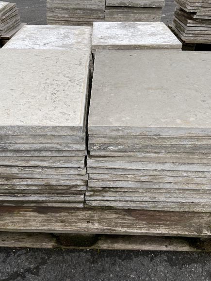 Batch of about 48 m² of flooring composed of large paving stones-4