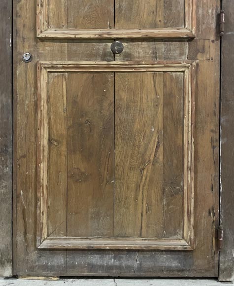 Small antique and simple door in oak with an oval opening-3