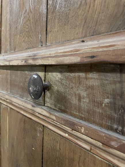 Small antique and simple door in oak with an oval opening-6