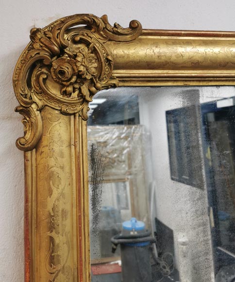 Large Napoleon III mirror with floral motifs and engraved decor-3