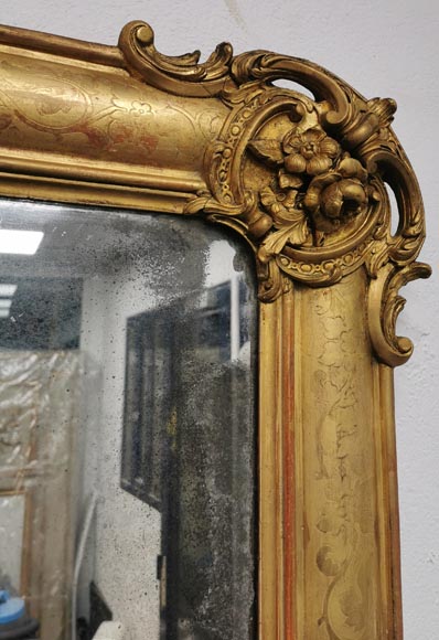 Large Napoleon III mirror with floral motifs and engraved decor-4