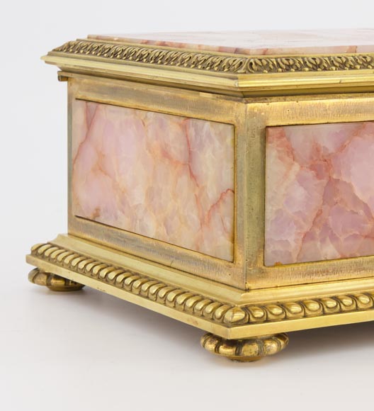Beautiful Napoleon III small box in pink fluorine and gilt bronze-3
