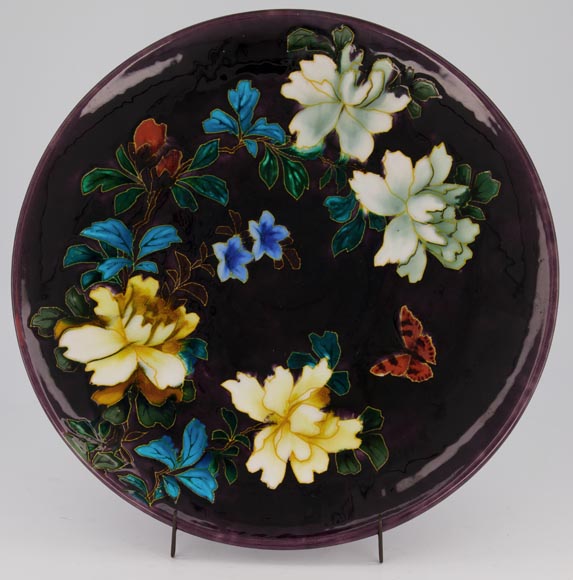 Théodore DECK, Round plate with flowers and butterfliy decorations-1
