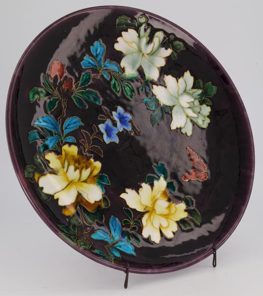Théodore DECK, Round plate with flowers and butterfliy decorations-2
