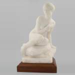 « Venus surprised in the bath », Carrara marble sculpture, late 19th century