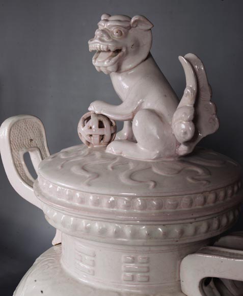 Gallé for l'Escalier de Cristal, Ceramic covered pot adorned with a Foo dog on the lid taking the traditional shape of Chinese perfume burner, circa 1870-10