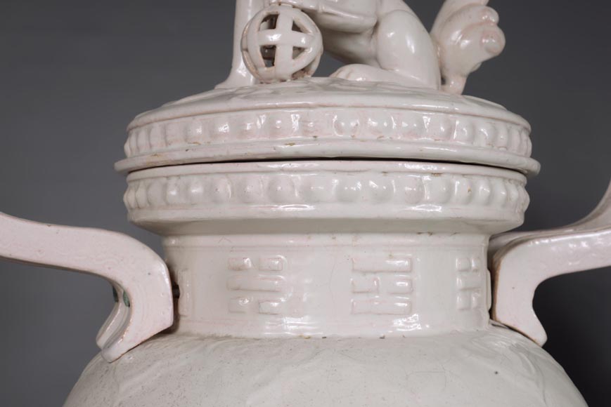 Gallé for l'Escalier de Cristal, Ceramic covered pot adorned with a Foo dog on the lid taking the traditional shape of Chinese perfume burner, circa 1870-12