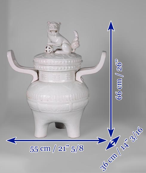 Gallé for l'Escalier de Cristal, Ceramic covered pot adorned with a Foo dog on the lid taking the traditional shape of Chinese perfume burner, circa 1870-18