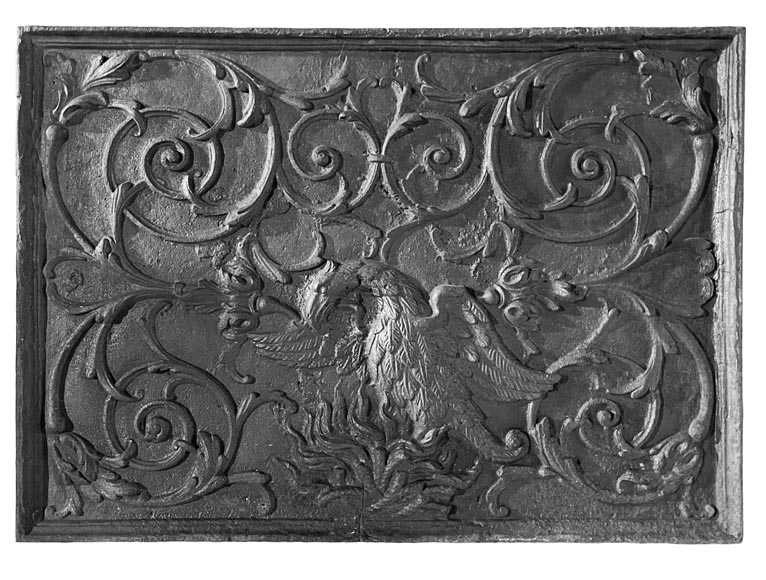 Phoenix-shaped fireplace plaque, decorated with scrolls Phoenix-shaped fireplace plaque, decorated with scrolls-0