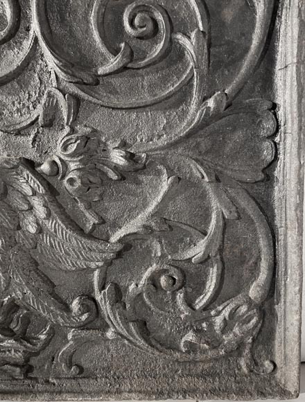 Phoenix-shaped fireplace plaque, decorated with scrolls Phoenix-shaped fireplace plaque, decorated with scrolls-8