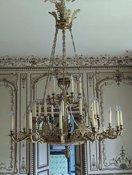 Alexandre GUERIN (attributed to) - Important Empire period chandelier in gilt bronze and cut crystal with thirty lights-1
