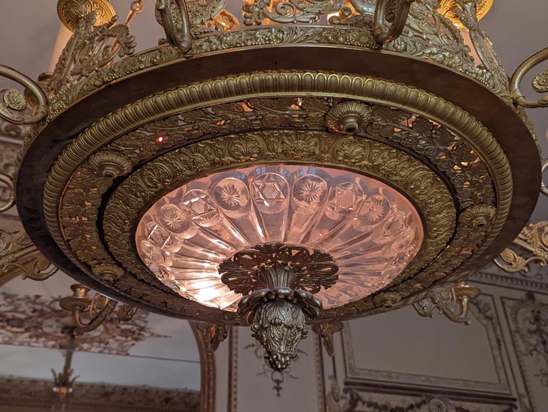 Alexandre GUERIN (attributed to) - Important Empire period chandelier in gilt bronze and cut crystal with thirty lights-6