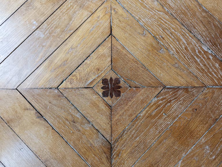 Oak parquet flooring with a diamond and flower decoration with edges, 19th century-9