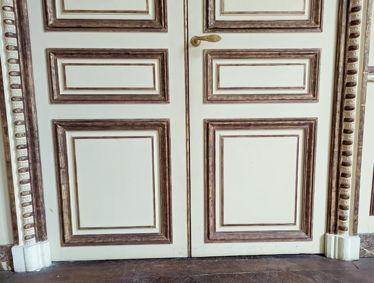 Lot of three moulded double doors, 19th century-10