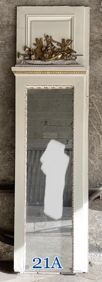 Carved, regilded and white-painted wooden paneling-19