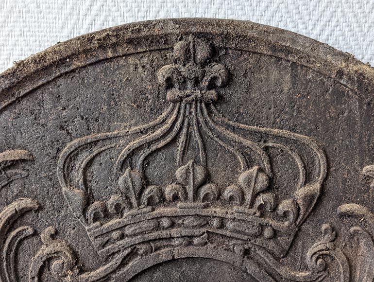 Large cast iron fireback with France's coat of arms-1
