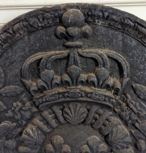 Beautiful fireback with the Coat of Arms of France-1