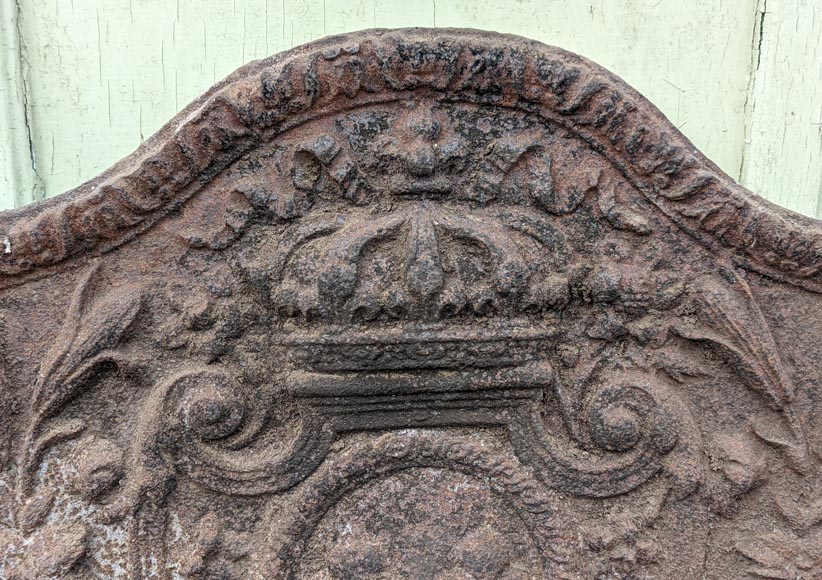 Beautiful and small Louis XV period fireback with the France coat of arms-1