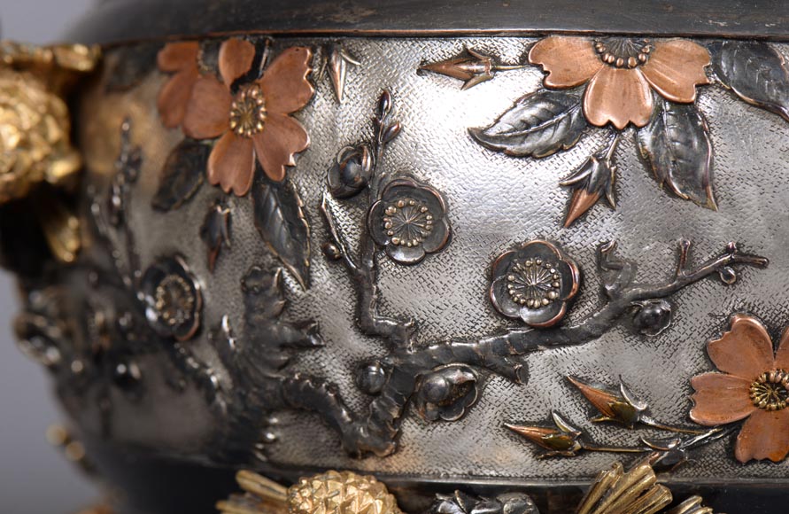 CHRISTOFLE - Exceptional planter in electroplated copper, partially copper colored, gilt, silvered and burnished on a silver background, circa 1878-7