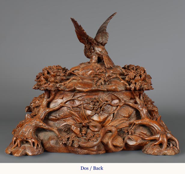 GUERET Frères - Splendid oak chest richly sculpted with a forest animal decoration-3