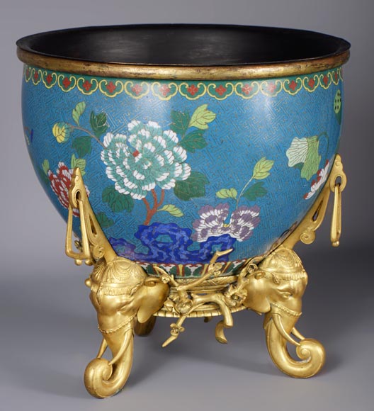 F. Barbedienne (Attr. to) - Planter with a Chinese cloisonne enamel decor mounted in gilt bronze-1