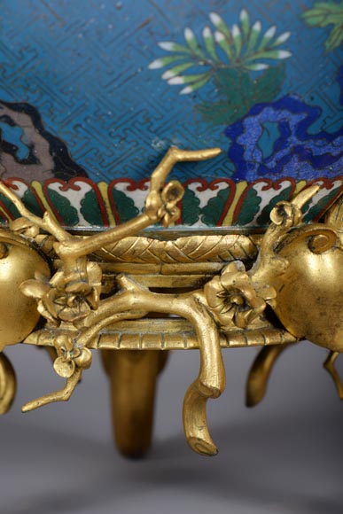 F. Barbedienne (Attr. to) - Planter with a Chinese cloisonne enamel decor mounted in gilt bronze-6
