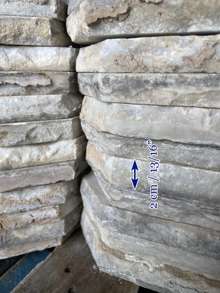 8,5m² of marble flooring with cabochons-4