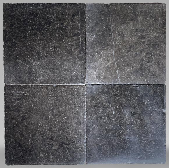batch of about 5m² of stone flooring composed of large tiles-0
