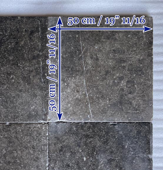 batch of about 5m² of stone flooring composed of large tiles-8