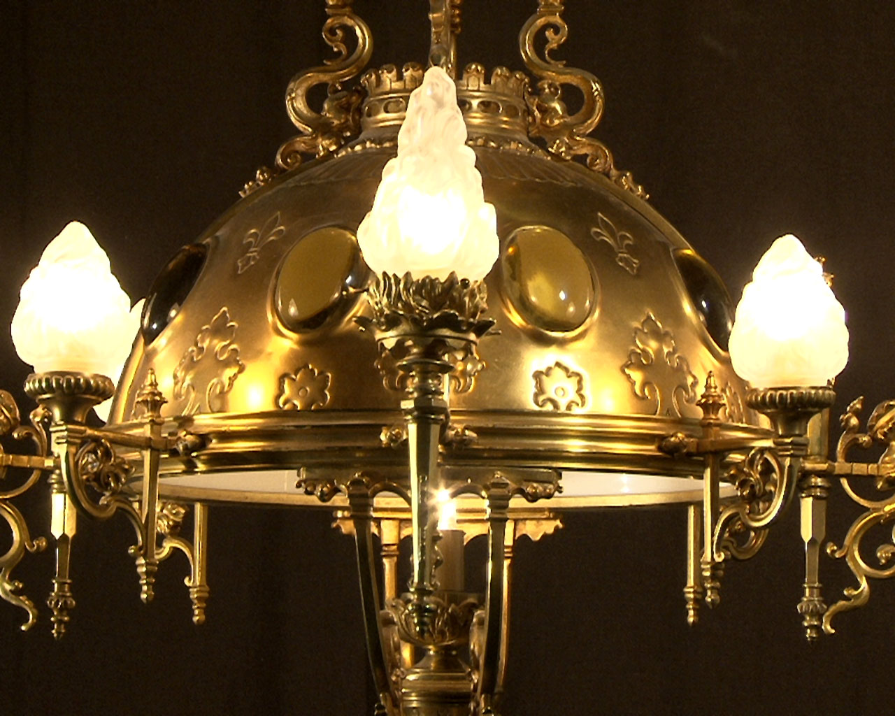 Bronze gilded suspension with glass gemstones. Napoleon III period.-6