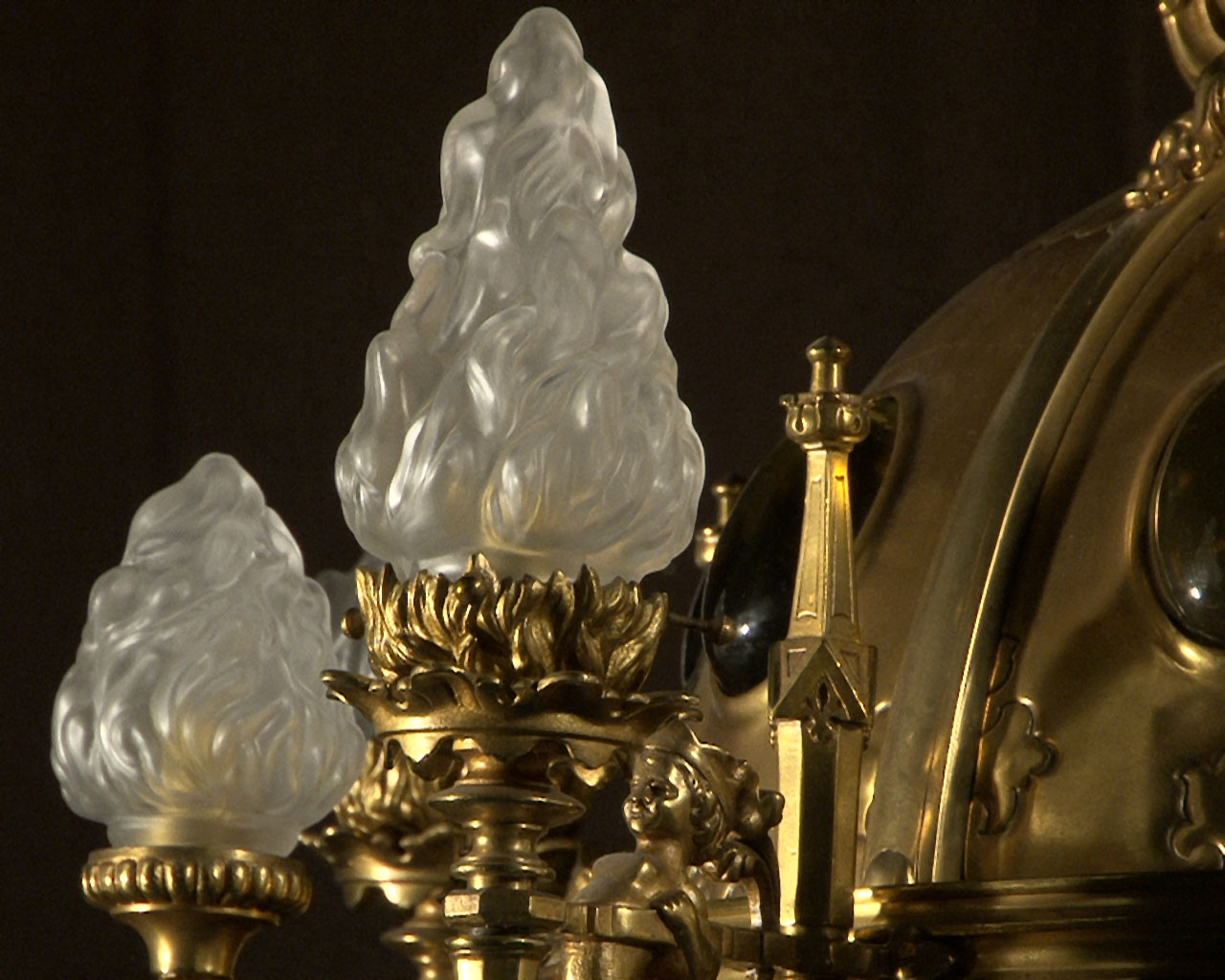 Bronze gilded suspension with glass gemstones. Napoleon III period.-12