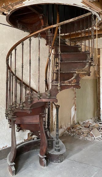 Hollow core spiral staircase-2