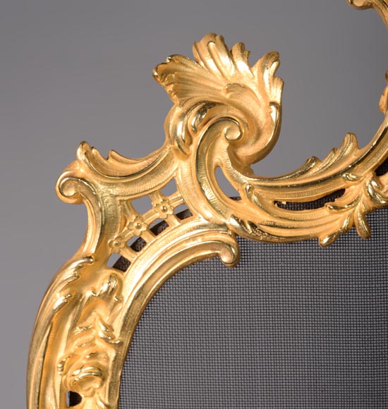 Louis XV style spark screen in gilded bronze-3