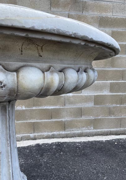 Central fountain in Carrara marble, godroon decors-3