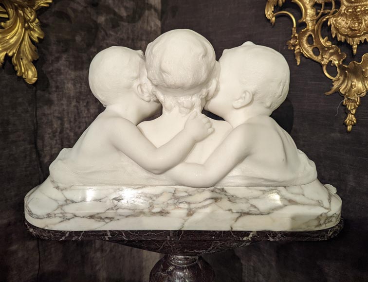 Affortunato GORI, Sculpture in Carrara marble depicting three busts of children on its original   column-9