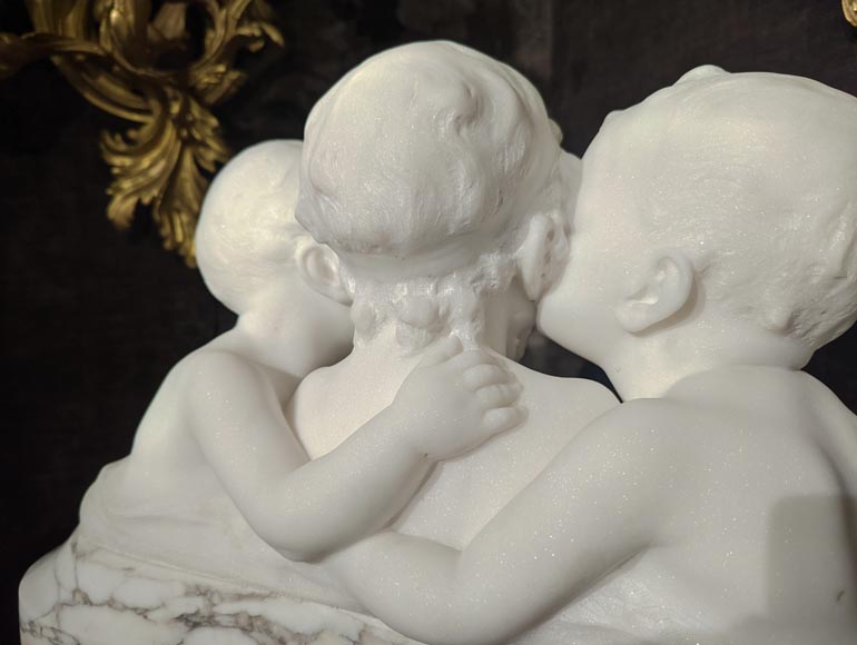 Affortunato GORI, Sculpture in Carrara marble depicting three busts of children on its original   column-10