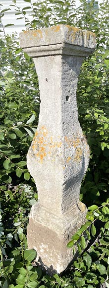Stone column topped with a tray-2