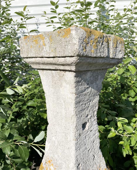 Stone column topped with a tray-4