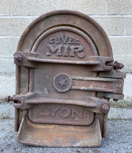 MIR in Lyon, set of four cast-iron tank doors-2