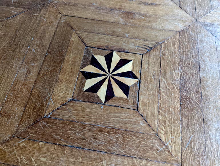 Lots of 105 m² in herringbone pattern, large sawtooth frieze and star motifs-1