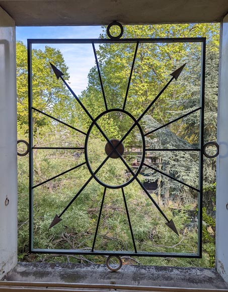 Set of wrought iron window grilles with arrow motif-3